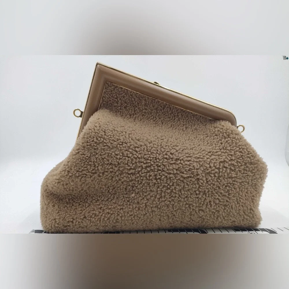 FENDI Shearling Medium Fendi First Rosa Plaster - Picture 4 of 10